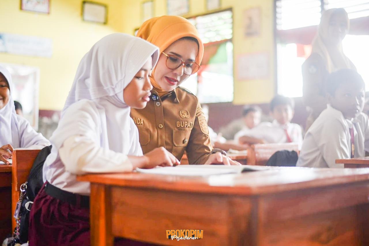 Bupati Nanda Apresiasi Semangat Siswa SDN 14 Padang Cermin Jalani ANBK 2025