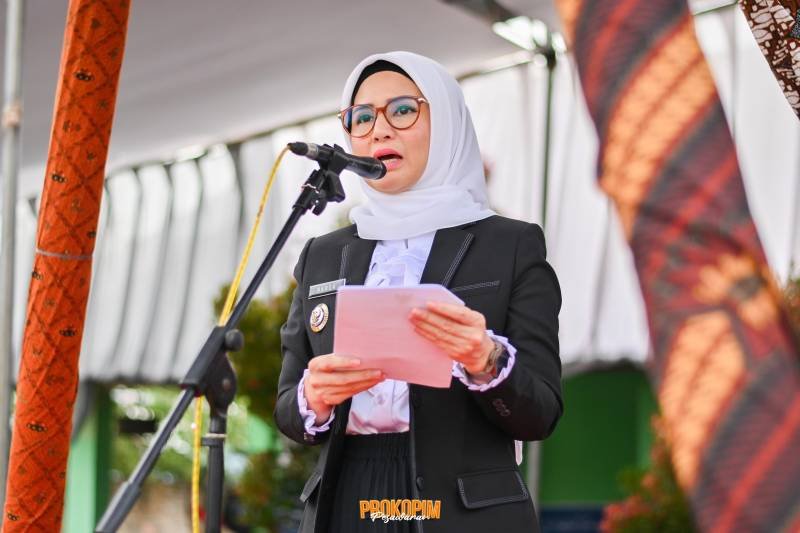 Bupati Pesawaran Ajak Santri Jadi Pelaku Peradaban Dunia di Hari Santri Nasional 2025