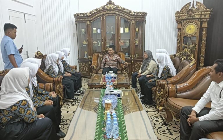 *Wabup Antonius Ajak Pelajar Pesawaran Jadi Generasi Cerdas dan Santun*
