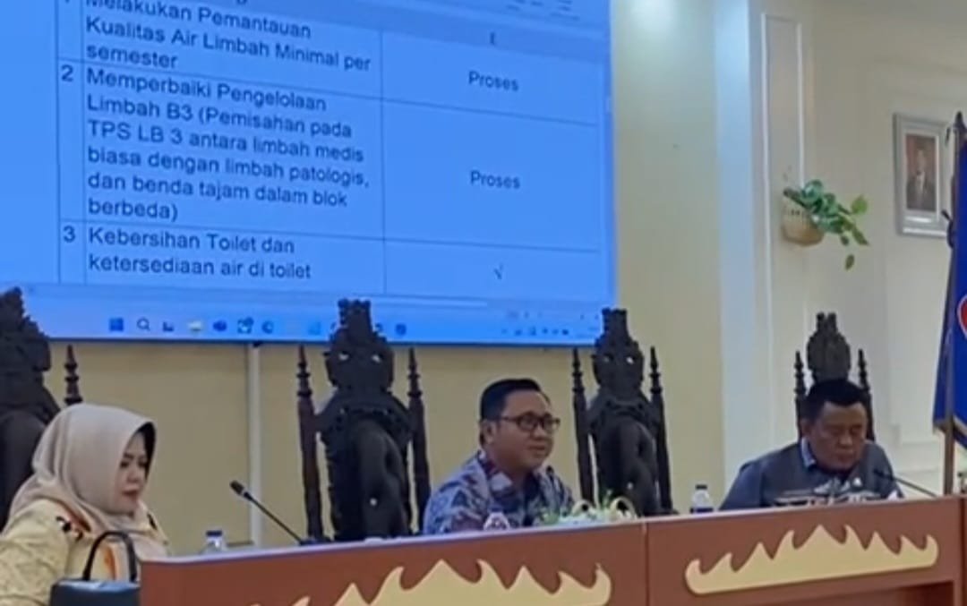 *Antonius Muhamad Ali, SH: Optimalisasi bak sampah dan pengelolaan sampah berbasis masyarakat*