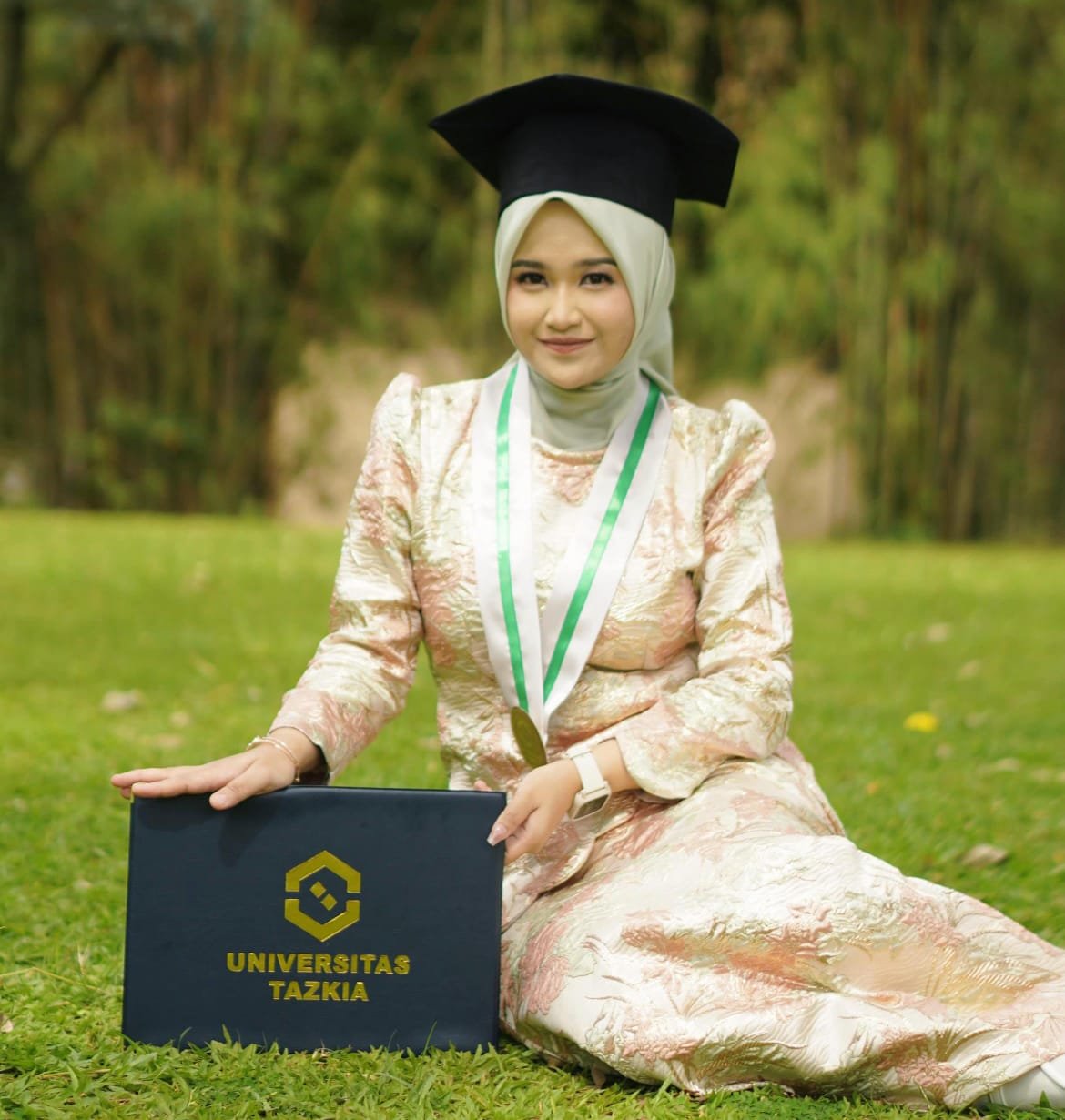 Kisah Gemilang Dayangku Ratu Faizha: Dua Gelar Sarjana, Dua Universitas, Satu Periode Waktu Luar Biasa