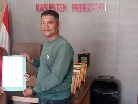 *Ketua JWI DPD Pringsewu Angkat Bicara Terkait Proyek Ruas Jalan Di ABC Gading Rejo Diduga Tidak Sesuai Spesifikasi*