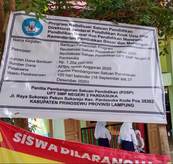 *Proyek Revitalisasi SMPN 2 Pardasuka Disorot, Komite dan Warga Pertanyakan Swakelola Dana APBN 2025*