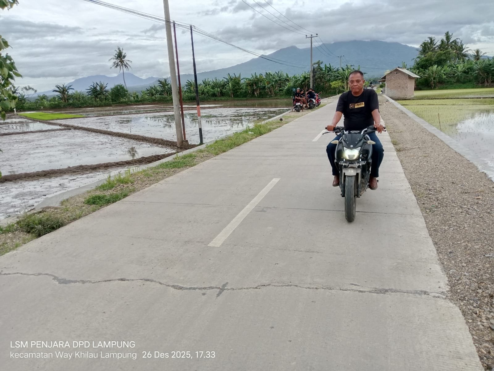 *Persoalan Proyek Jalan Mangkrak di Waykhilau Rp 11,9 Milyar Yang Dikerjakan Oleh CV Auliya Prtama    Aktivis Minta Diblacklist*