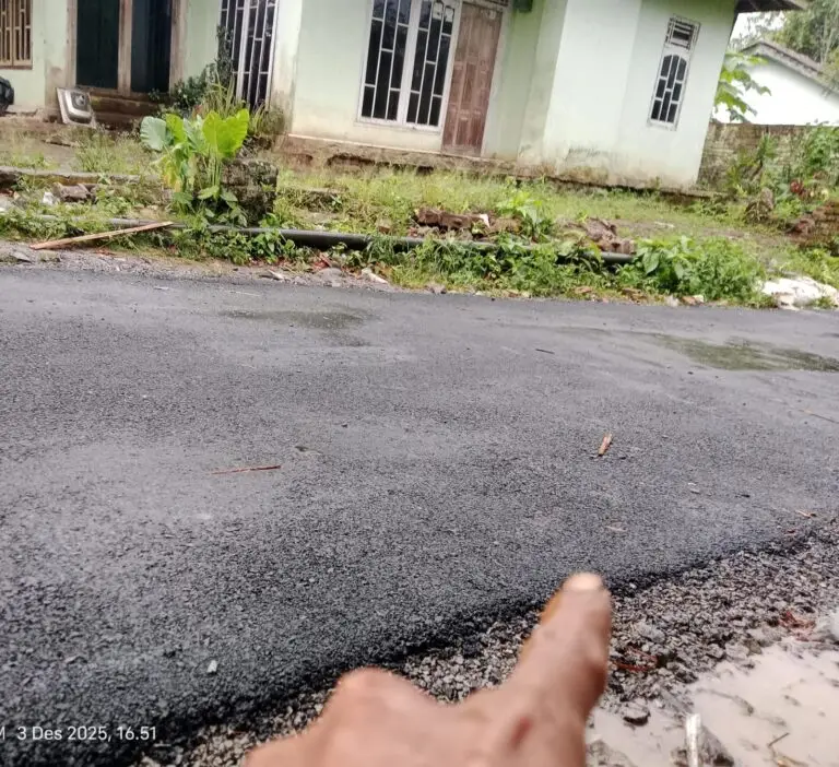 *Proyek Jalan Rantau Tijang Diduga Sarat Penyimpangan: Tanpa Papan Proyek, Volume Diduga Dipangkas, Nama Oknum DPRD Ikut Terseret*