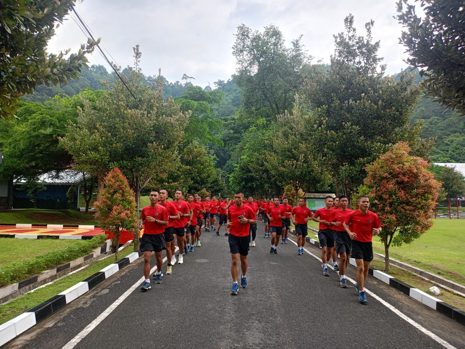 Prajurit Yonif 7 Marinir Laksanakan Renang Laut