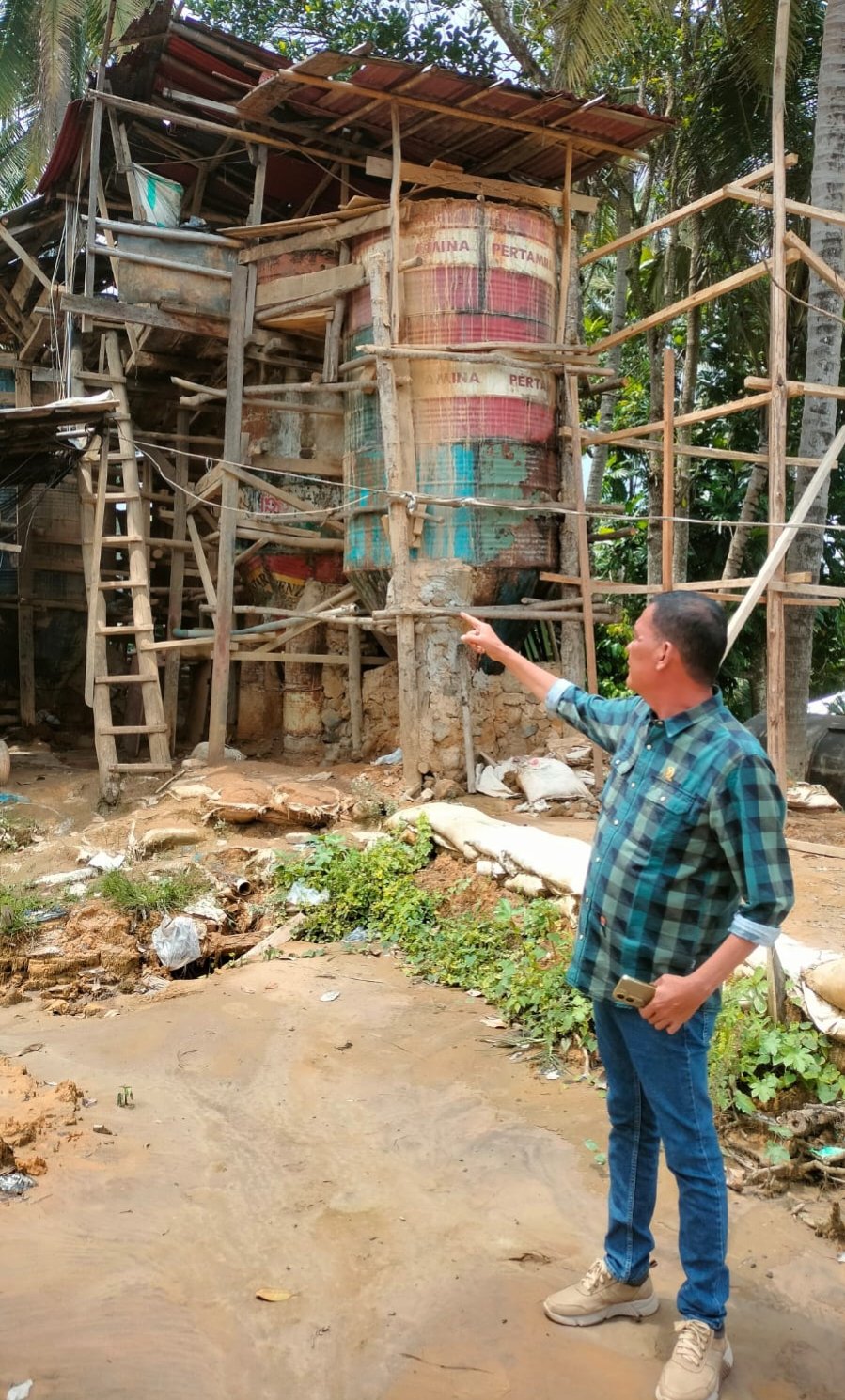 Kurang Lebih Delapan Anggota Dewan Perwakilan Rakyat Daerah (DPRD) Kabupaten Pesawaran turun langsung ke lapangan.